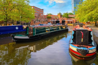 Castlefield, sınırlı şehir içi koruma alanı nehir Irwell, Quay St., Deansgate ve Chester Rd. Manchester, İngiltere Manchester, İngiltere - 18 Mayıs 2018: Castlefield olduğu yerdi Roma döneminin bir şehir içi koruma fo