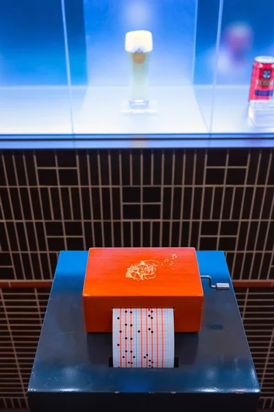 2018 博物館の恵比寿のビール 2010 年にオープンしたブランドの 120 年を祝う博物館を収容する写真 古い広告ボード ビデオ 恵比寿の歴史的なボトルのコレクション — ストック写真