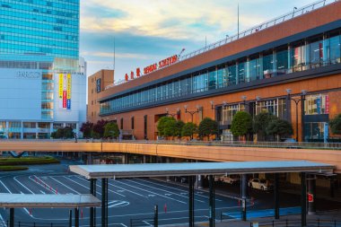 Sendai, Miyagi, Japonya'nın ana tren istasyonu kanalıdır. Bu durdurmak için tüm Akita ve Tohoku Shinkansen trenler