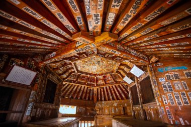 Aizuwakamatsu, Japonya - 21 Nisan 2018: Aizu Sazaedo tapınak veya Entsu Sansodo yerleşik 1796, belirlenmiş bir önemli Japon kültür varlığı ve türünün en eski ahşap yapılar biridir