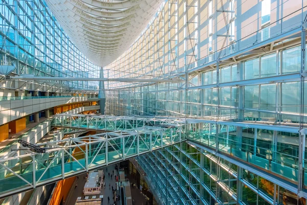 2018 東京国際フォーラムは Rafael ビノリィの建築家によって設計され 1996 年に完成 多目的展示センター — ストック写真