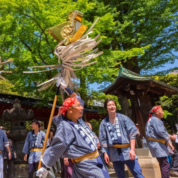 Tokio Japonia Kwietnia 2018 Niezidentyfikowanych Osób Parada Przez Ulicę Kuramae — Zdjęcie stockowe