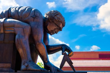 Londra, İngiltere'de British Library, Newton heykel