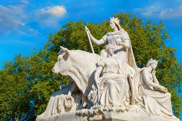 Мемориал Альберта Кенсингтонских Садах Лондоне Великобритания — стоковое фото