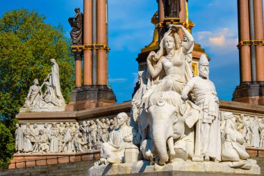 Albert Memorial Kensington Gardens Londra, İngiltere