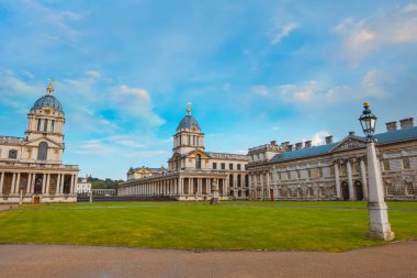 Londra, İngiltere - 21 Mayıs 2018: 1869 yılında eski Kraliyet Deniz ilk denizciler, Royal Hastanesi olarak inşa 1696 ve 1712 arasında hastane hizmet için inşa okul kapalı. 1873 ve 1998 yılları arasında Royal Naval College yapıldı