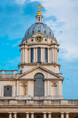 Londra, İngiltere - 21 Mayıs 2018: 1869 yılında eski Kraliyet Deniz ilk denizciler, Royal Hastanesi olarak inşa 1696 ve 1712 arasında hastane hizmet için inşa okul kapalı. 1873 ve 1998 yılları arasında Royal Naval College yapıldı