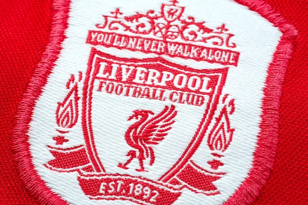 Close-up de Liverpool FC futebol casa jersey por volta de 2000 - 2002 — Fotografia de Stock