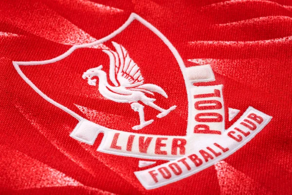Gros plan sur le maillot domicile de football Liverpool FC vers 1989-1991 — Photo