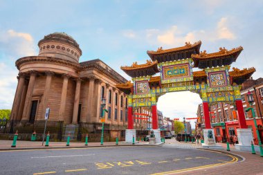 Liverpool, İngiltere - 16 Mayıs 2018: Chinatown en eski Çin com olduğunu