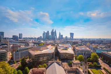 Londra cityscape taş Galeri St Paul's Katedrali görünümünü