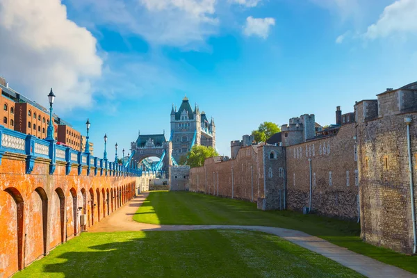 Liverpool, Reino Unido - 15 de mayo de 2018: La Torre de Londres, oficialmente Su — Foto de Stock