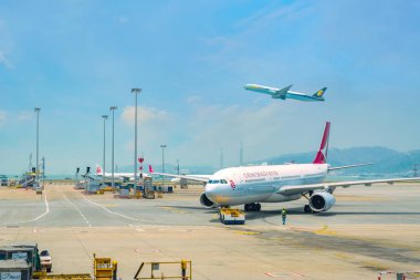 Hong Kong Uluslararası Havaalanı 'nda jet uçuşları Dock 
