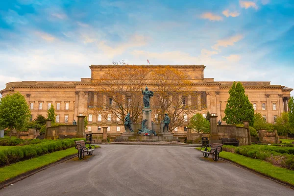 Denkmal für das königliche Leberpool-Regiment in Leberpool, Großbritannien — Stockfoto