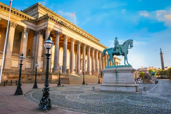 Prince Albert Statue at St George's Hall in Liverpool, UK — Stock Photo, Image