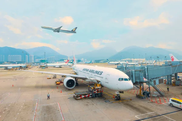 Jet voli diretti all'aeroporto internazionale di Hong Kong — Foto Stock