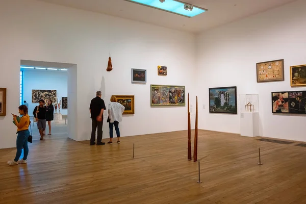 Tate Modern, Ingiltere 'de Londra 'da modern bir sanat galerisinde — Stok fotoğraf