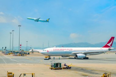 Hong Kong Uluslararası Havaalanı 'nda jet uçuşları Dock