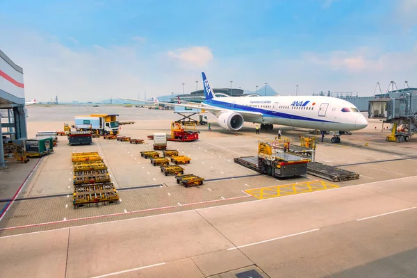 Jet flights dock in Hong Kong International Airport — Stock Photo, Image