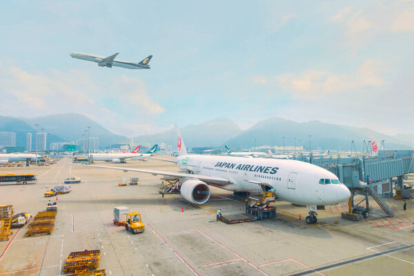 Jet flights dock in Hong Kong International Airport