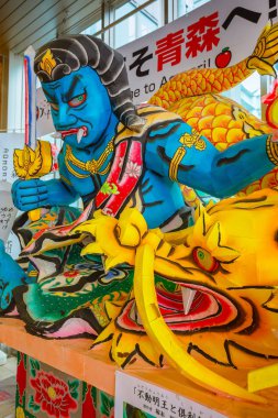  Nebuta Festivali'nde kullanılan şamandıra fenerörneği 