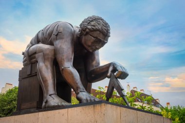 Londra, İngiltere'de British Library, Newton heykel