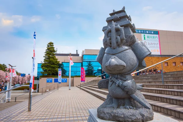 Takamura-kun - una mascota halcón del castillo de Hirosaki — Foto de Stock