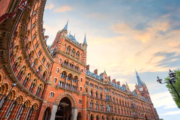 Bahnhof St. Pancras in London, Großbritannien — Stockfoto