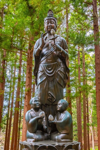 Sochy Buddhy v buddhistickém chrámu Seiryu-ji v Aomori, Japonsko — Stock fotografie