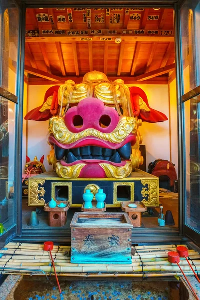 Santuario de Namiyoke Inari en el mercado de pescado de Tsukiji en Tokio, Japón — Foto de Stock