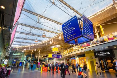 Manchester Piccadilly İstasyonu, Ingiltere