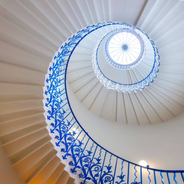 Londra'daki Queens House müzesinde kapsamlı Lale Merdivenleri, İngiltere