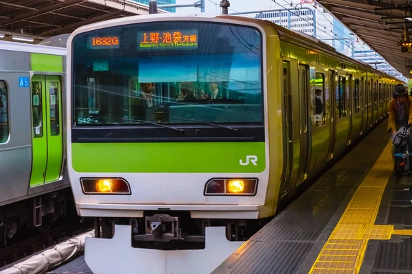 De Yamanote lijn in Tokio, Japan — Stockfoto