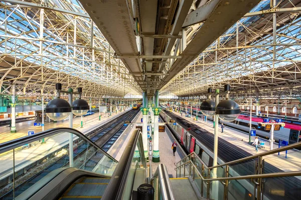 Manchester Piccadilly station in Manchester, UK — Stock Photo, Image