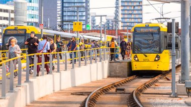 Manchester, Ingiltere-Mayıs 18 2018: hafif demiryolu Metrolink Tramvay c