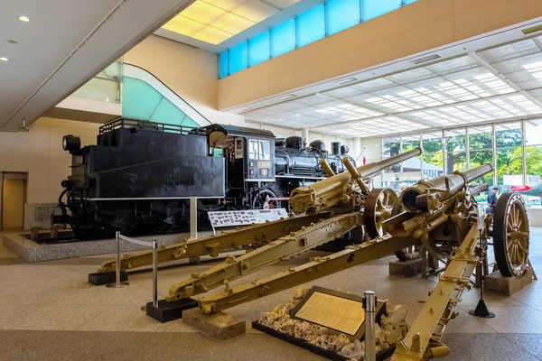 Yushukan military and war museum at Yasukuni Shrine in Tokyo, Japan — Stock Photo, Image