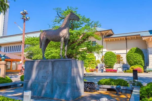 Yushukan militair en Oorlogsmuseum in Yasukuni Shrine in Tokio, Japan — Stockfoto