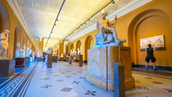 Музей Виктории и Альберта в Лондоне — стоковое фото