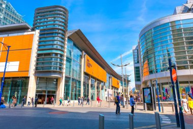 Manchester, İngiltere'de Manchester şehir merkezinde şehir manzarası ve mimari