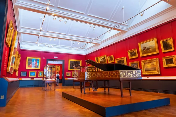  Victoria ve Albert Müzesi Londra, İngiltere