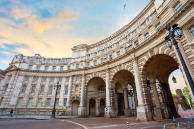 Admiralty Arch Londra'da Mall Road üzerinde, İngiltere