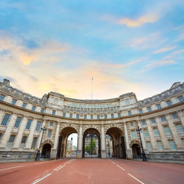 Admiralty Arch Londra'da Mall Road üzerinde, İngiltere
