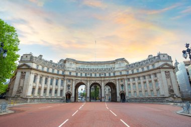 Admiralty Arch Londra'da Mall Road üzerinde, İngiltere