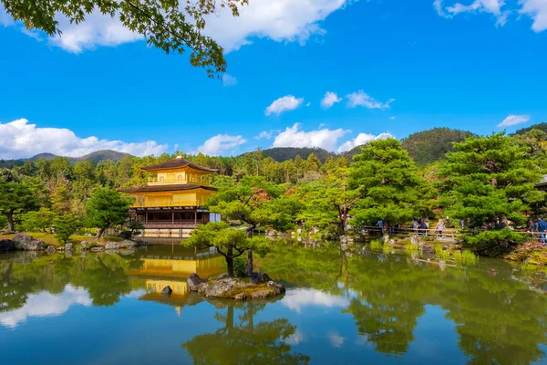 The Golden Pavilion - Kinkaku-ji Temple in Kyoto, Japan — Stock Photo, Image