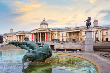 Londra 'da Trafalgar Meydanı 'nda Ulusal Galeri, Ingiltere