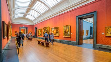  Londra 'da Trafalgar Meydanı 'nda Ulusal Galeri, Ingiltere