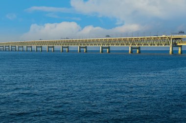 Sky Gate Bridge R, Kansai Uluslararası Havaalanı'nı Osaka anakarasına bağlar