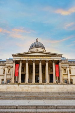 Londra 'da Trafalgar Meydanı 'nda Ulusal Galeri, Ingiltere 