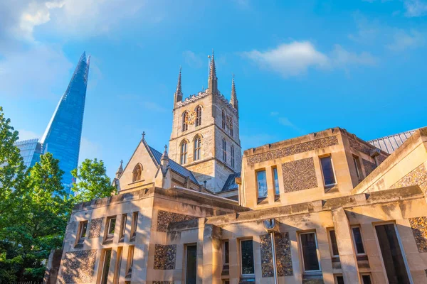 Southwark Cathedral в Лондоне, Великобритания — стоковое фото