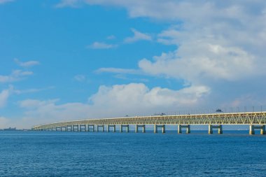 Sky Gate Bridge R, Kansai Uluslararası Havaalanı'nı Osaka anakarasına bağlar